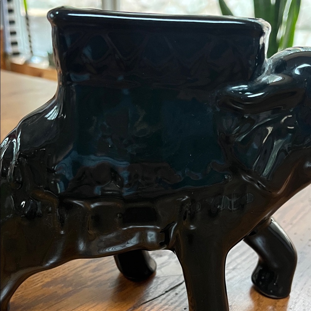 Glossy Black Ceramic Elephant Planter - Picture 2 of 7